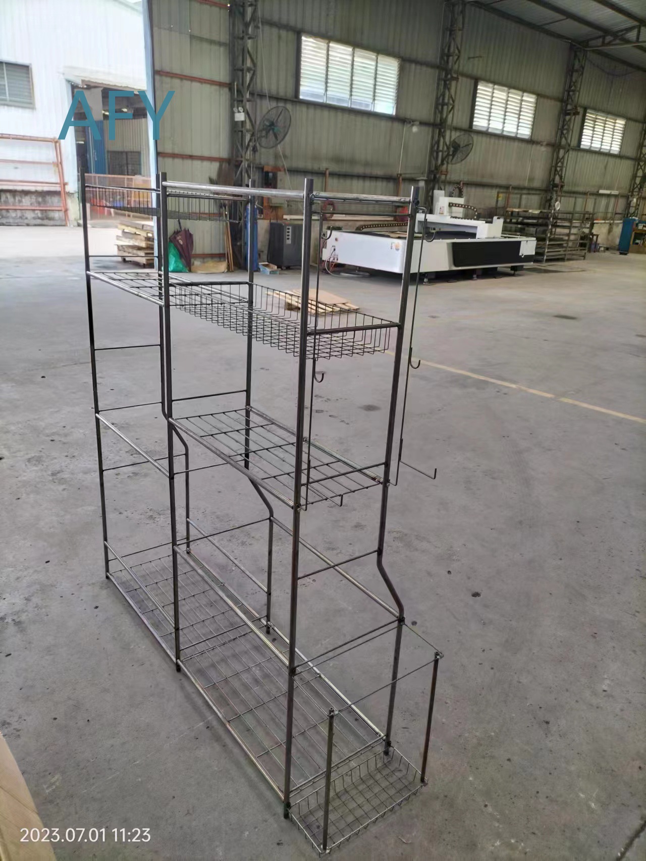رف تخزين كرات الجولف، منظم معد - مراجعة Golf Equipment Garage Storage وسعره